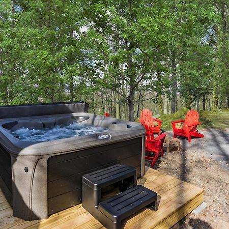Amazing Views, Hot Tub, Fire Pit, Deck & Fireplace Inwood Eksteriør billede