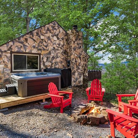 Amazing Views, Hot Tub, Fire Pit, Deck & Fireplace Inwood Eksteriør billede