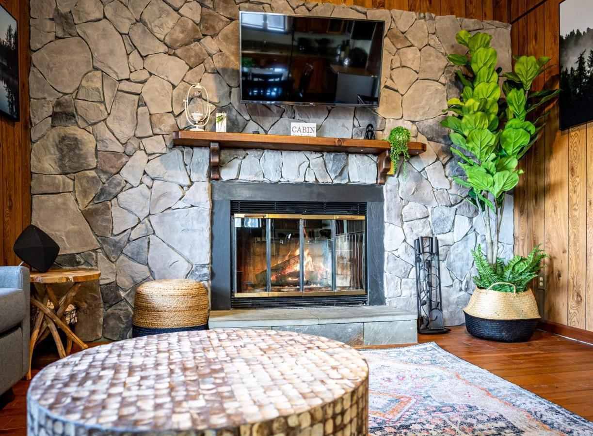 Amazing Views, Hot Tub, Fire Pit, Deck & Fireplace Inwood Eksteriør billede