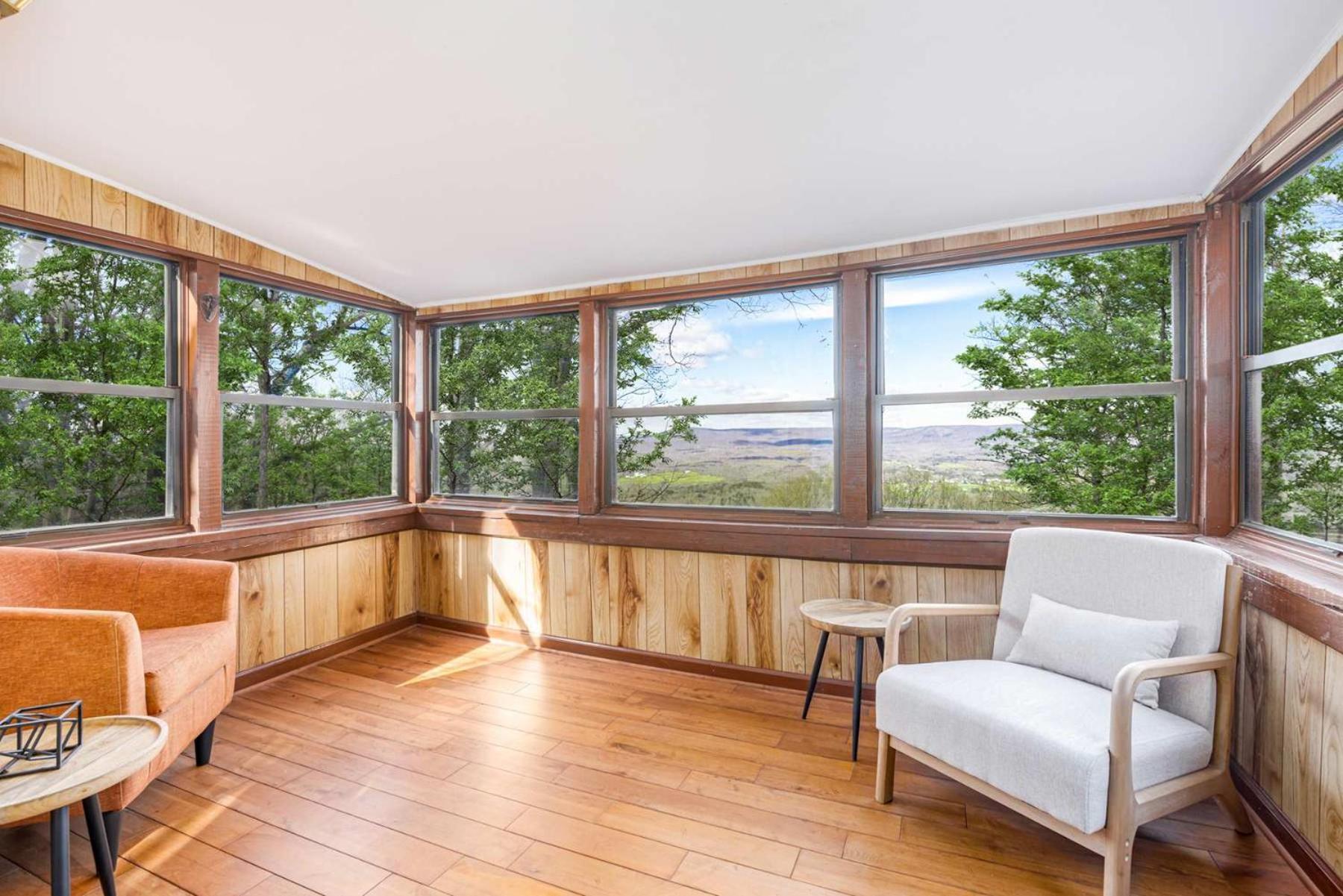 Amazing Views, Hot Tub, Fire Pit, Deck & Fireplace Inwood Eksteriør billede